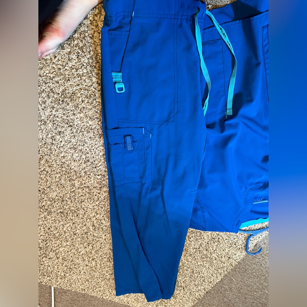 Carhartt Women’s cargo boot cut Scrub Pants